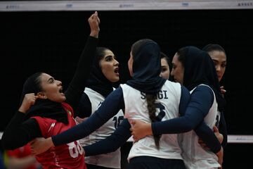 ویدیوی سلفی دختران والیبال ایران بعد از شادی کسب مدال برنز