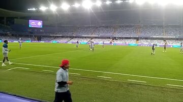 ویدیو| خودنمایی چمن باکیفیت هزاع بن زاید؛ بازیکنان ایران و کیپ ورد وارد مستطیل سبز ورزشگاه شدند