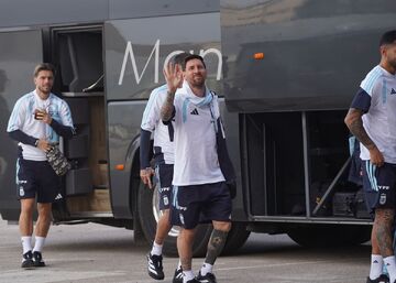 ویدیو| تب مسی در آفریقا؛ لئو در آنگولا مثل رونالدو در ایران!