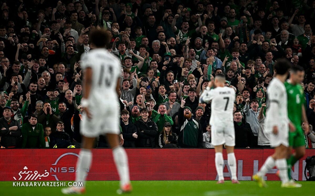 ادای گریه کردن رونالدو به سوی هواداران ایرلند