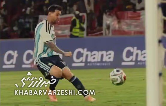 ویدیو| تکنیک و ضربه خاص مسی به توپ برای باز کردن دروازه
