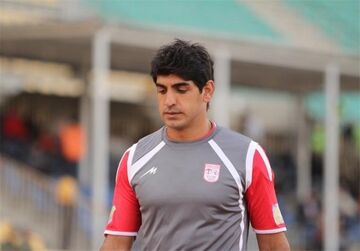 فوتبالیست سرشناس خلبان پرواز نعیمه نظام‌دوست! +عکس