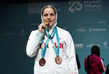 آرزوی دختر قهرمان وزنه برداری: دوست دارم دکتر شوم