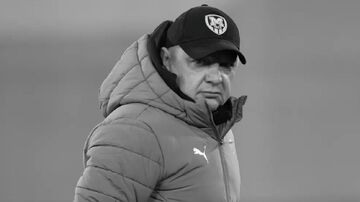 مرگ ناگهانی یک مدافع؛ در بازی سکته قلبی کرد و درگذشت!