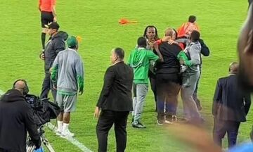 ویدیو| ما را جادو کردید؛ عصبانیت شدید سرمربی در اعتراض به خوانده شدن ورد!