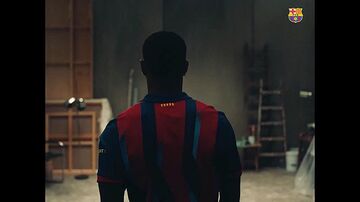 کلیپ جذاب رونمایی از کیت چهارم بارسلونا؛ الهام گرفته از فصل ۲۰۰۵/۰۶ و هت تریک رونالدینیو