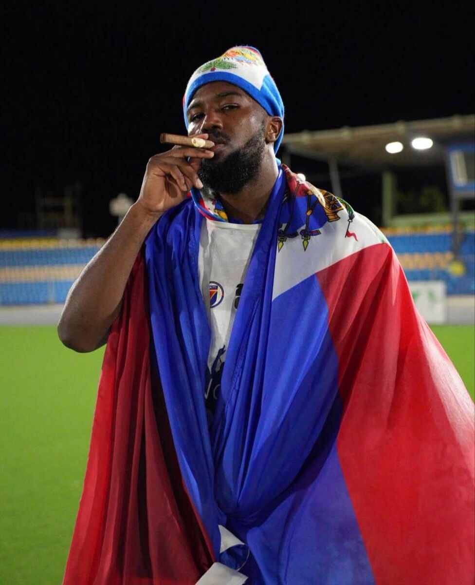 دوکنز نازون