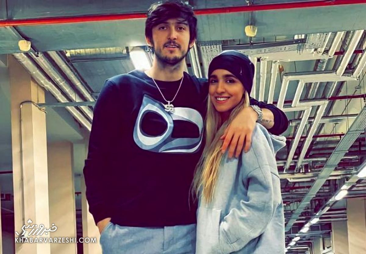 ویدیو| سردار آزمون و همسر مهمان ویژه تئاتر هنرمند ایرانی در دوبی