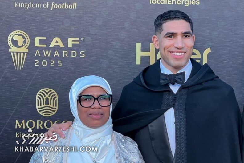 ویدیو| ورود بهترین بازیکن سال آفریقا با اسکوتر/ استایل جذاب فوق ستاره فوتبال +عکس