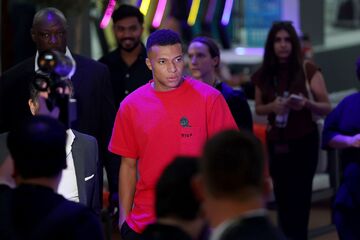 سفر به دبی پس از کناره‌گیری از تیم ملی