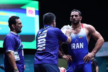 طلای آذرپیرا با شکست قهرمان جهان