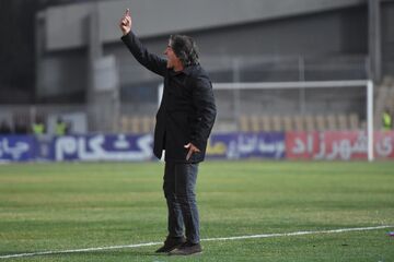 ساپینتو: همیشه اینطوری بازی کنند صدر جدول هستند/ امیدوارم بازیکنان استقلال درس عبرت گرفته باشند