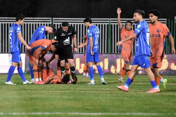 فوتبال یا یوگا؟ ورزشگاه یا آسایشگاه؟