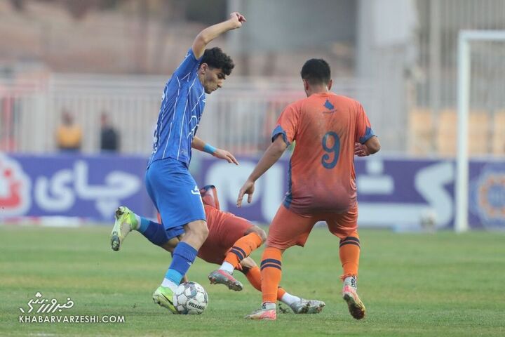 امیرمحمد رزاقی‌نیا؛ استقلال - پادیاب