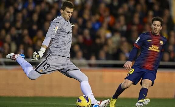 گزینه استقلال به سری آ می‌رود