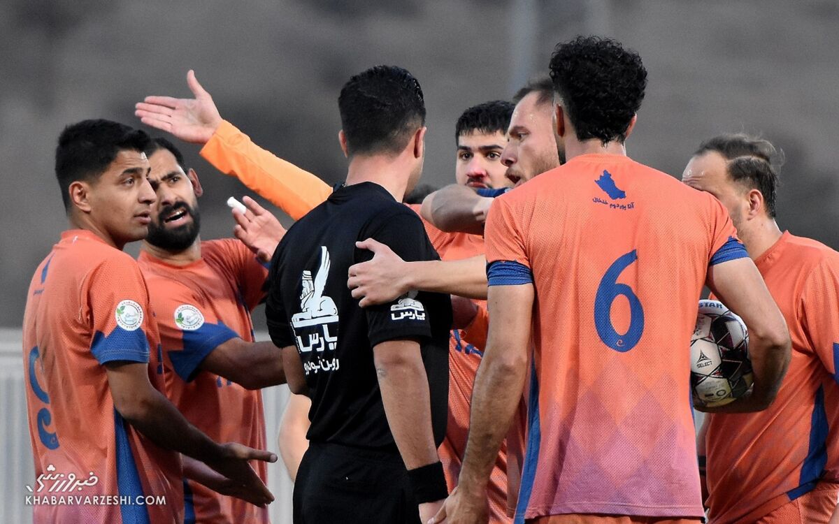 ویدیو| موعود بنیادی‌فر یار دوازدهم استقلال بود/ سهمیه پنالتی را به چشم دیدم!