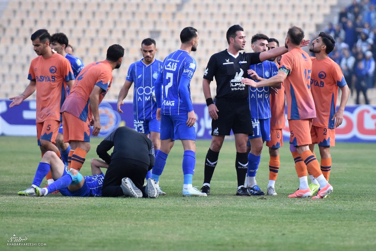 کارشناسی داوری صحنه‌های مشکوک استقلال - پادیاب/ پنالتی و اخراج اشتباه بود؟
