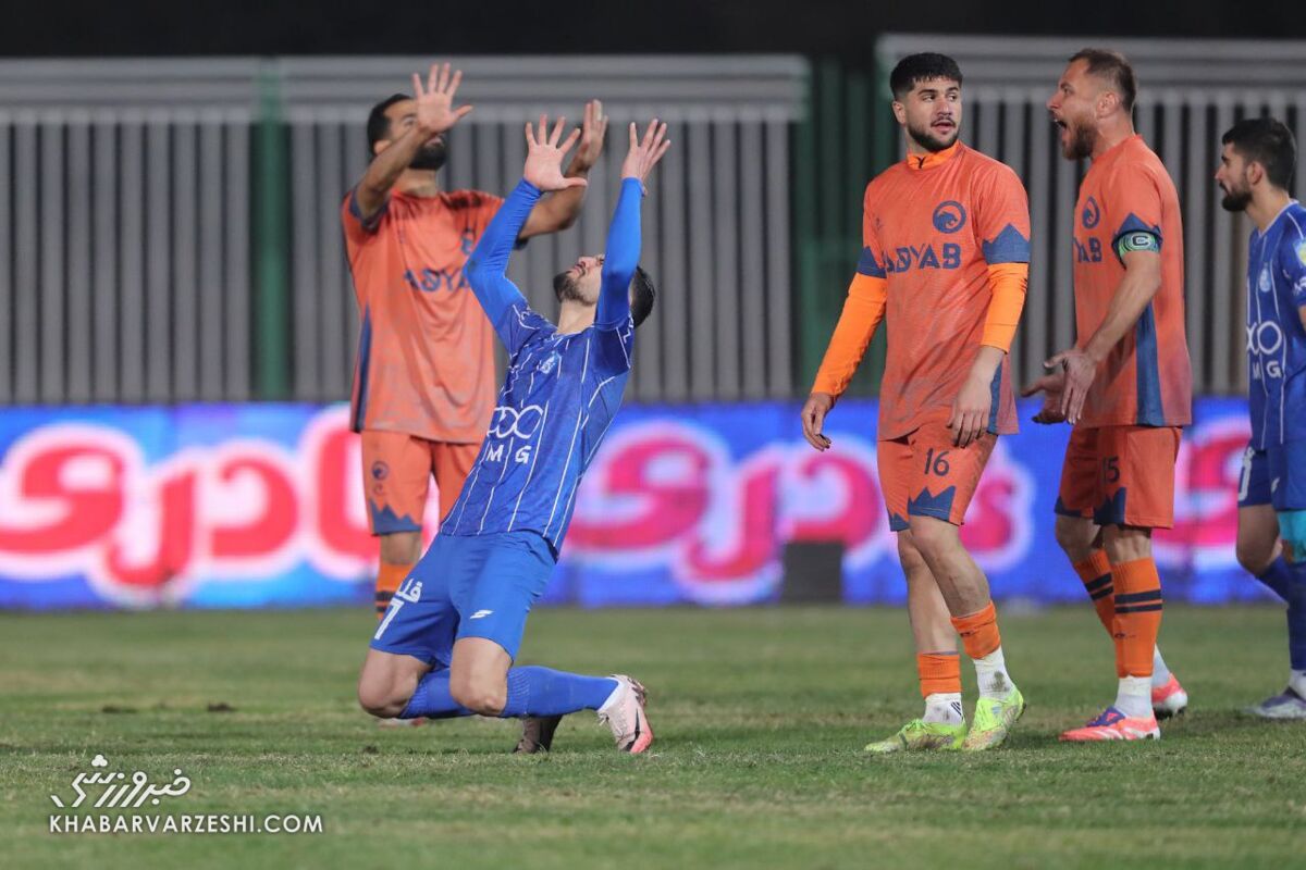 استقلال پادیاب