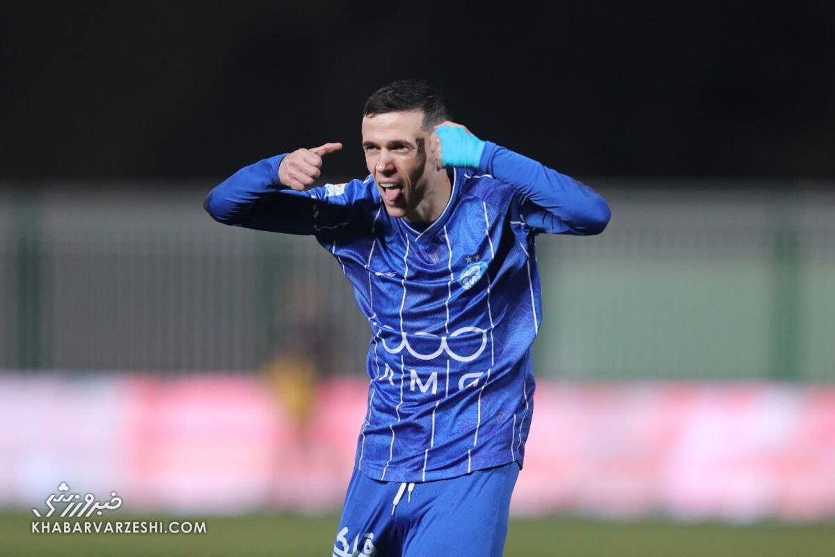 شادی گل یاسر آسانی در دیدار استقلال و پادیاب