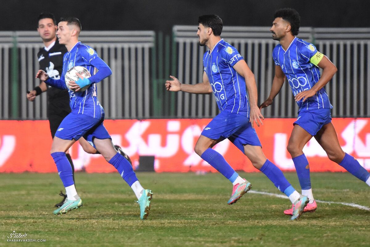 اعتیاد خطرناک تیم ساپینتو؛ کاپیتان استقلال بخشید یا زورش به ستاره تازه وارد نرسید؟