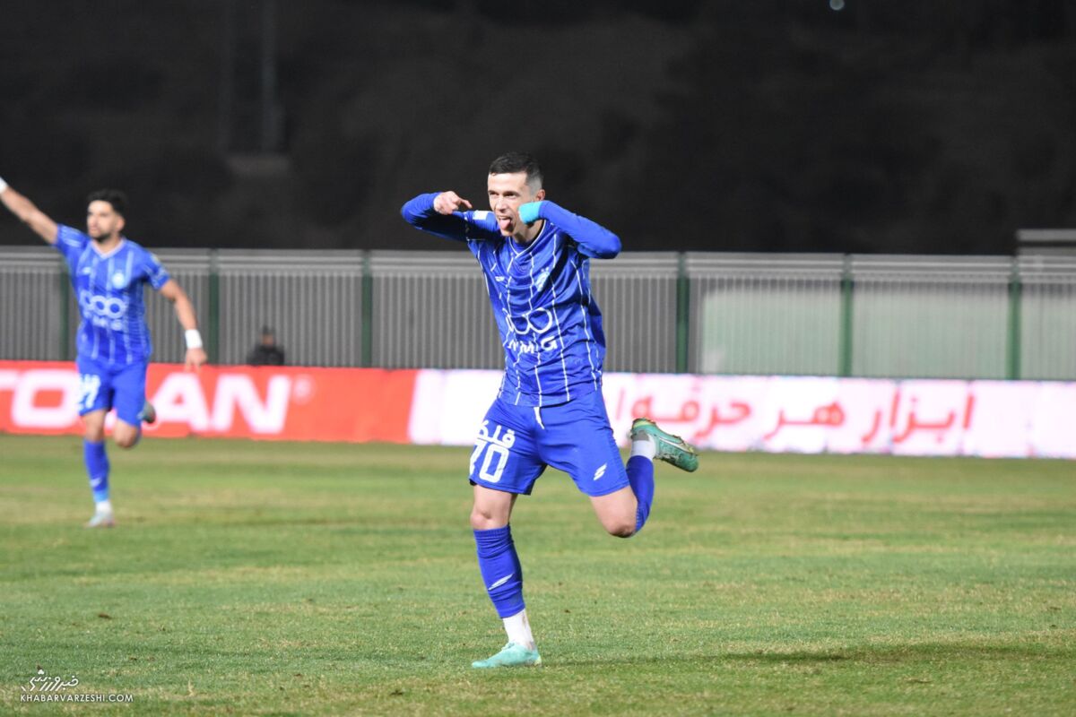 شادی گل یاسر آسانی در دیدار استقلال و پادیاب