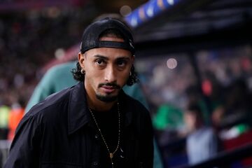 لیورپول جانشین صلاح را انتخاب کرد؛ ستاره بارسلونا در رادار قرمزها