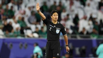 سوت بازی استقلال - الوصل در دستان داوران کره‌ای