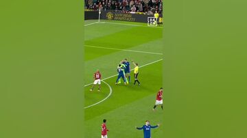 ویدیو| عجیب‌ترین اخراج؛ کارت قرمز بعد از سیلی به بازیکن خودی!