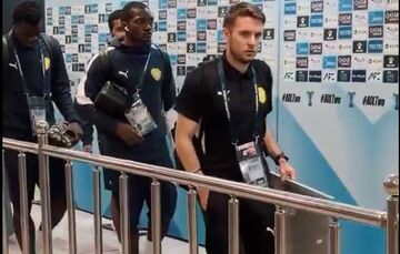 ویدیو| اماراتی‌ها بالاخره رسیدند/ تاخیر یک‌ساعته بازیکنان الوصل در ورود به ورزشگاه