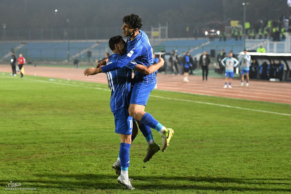 تقسیم کار ناعادلانه در استقلال؛ اسمها پول میگیرند، جوانان جور میکشند! تقسیم کار ناعادلانه در استقلال؛ اسمها پول میگیرند، جوانان جور میکشند!