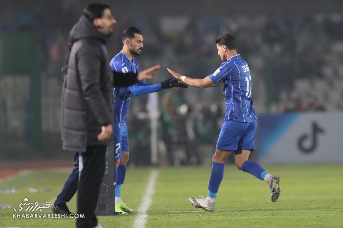 ویدیو| جدایی بازیکن استقلال خواسته هواداران/ شعار حیا رها کن به گوش مهره ساپینتو رسید