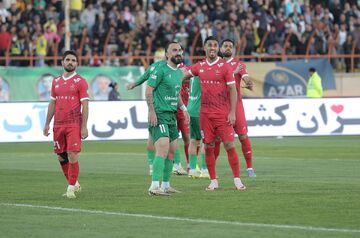 کارشناس داوری صحنه‌های مشکوک پرسپولیس - شمس آذر/ یک پنالتی و یک گل سوخت؟