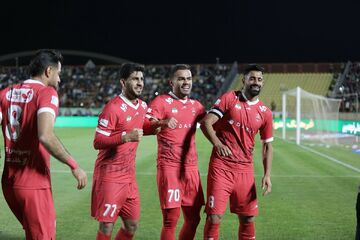 پرسپولیس برای دربی تلفات داد؟/ نگرانی سرخ‌ها برای علیپور؛ مهاجم سه کارته سرخ‌ها به استقلال رسید؟