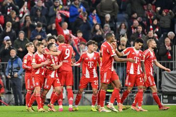 بایرن مونیخ ۳ - سن پائولی ۱/ کامبک صدرنشین؛ غول بوندس‌لیگا شکستنی نیست!