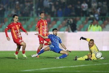 افشاگری بازیکنان استقلال: زمین مسابقه را رنگ کردند تا صدایمان در نیاید!/ ریکاردو ساپینتو مخالف بازی استقلال در شهر قدس و تختی