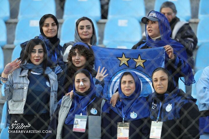 هواداران استقلال؛ استقلال - فولاد