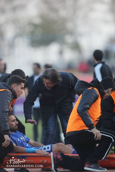 دلداری ریکاردو ساپینتو به مهران احمدی؛ استقلال - فولاد