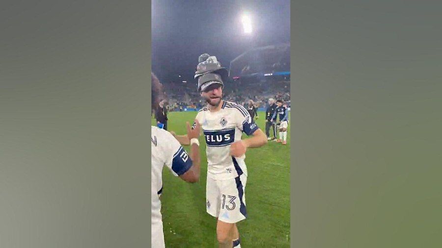 ویدیو| حرکات جالب توماس مولر پس از قهرمانی؛ توماس در فینال به مسی رسید