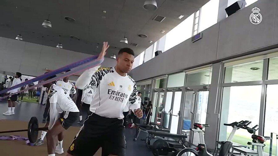 ویدیو| کنج زدن‌های هر سه مهاجم؛ آخرین تمرین رئال مادرید قبل از بازی با خیرونا