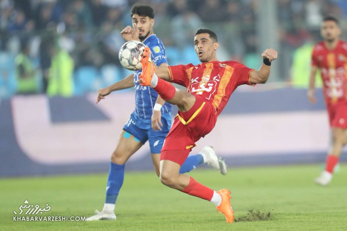 فریم به فریم با هدیه یک پرسپولیسی به استقلال قبل از دربی/ اشتباه مرگبار تقدیم به آبی‌ها +عکس