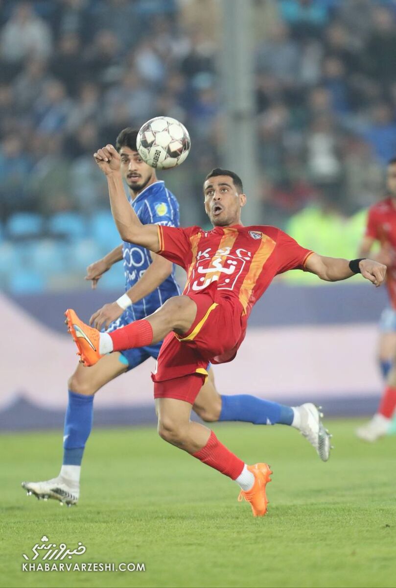فریم به فریم با هدیه یک پرسپولیسی به استقلال قبل از دربی/ اشتباه مرگبار تقدیم به آبی‌ها +عکس