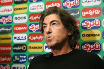 جریمه ۱۶ هزار دلاری ساپینتو؛ عده‌ای تحمل آرامش سرمربی استقلال را ندارند!