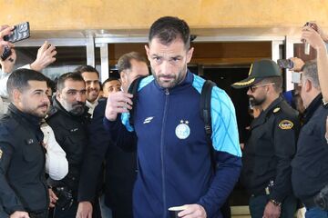 دروازه‌بان استقلال با کارنامه‌ای سنگین از شهرآوردهای اروپایی در دربی تهران