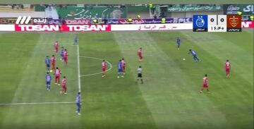 ویدیو| آفساید یا هند پنالتی؟/ اولین صحنه داوری دربی