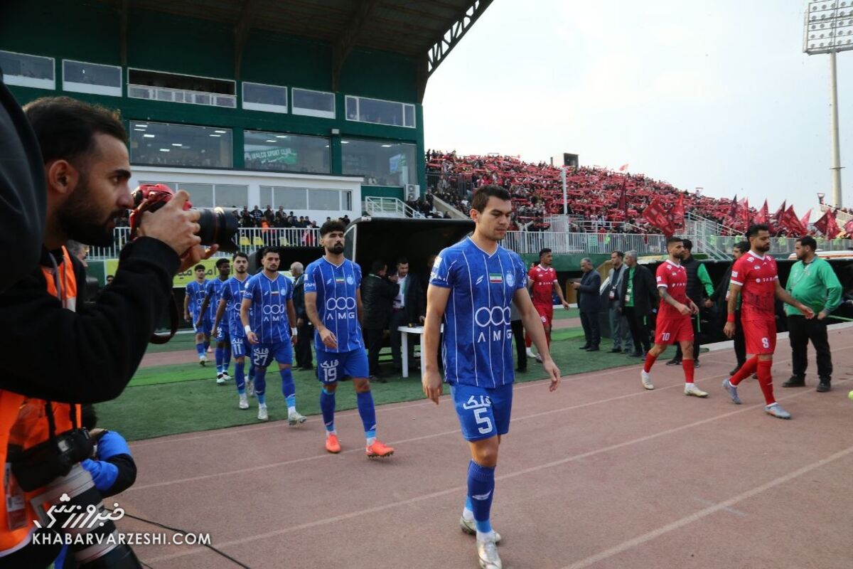 مدافع استقلال بدون خانوادهاش به ایران برگشت رستم آشورماتوف