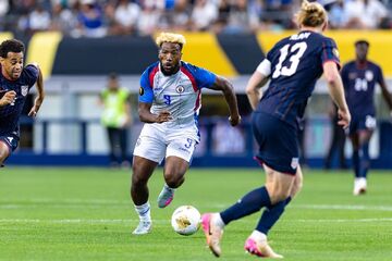 مهاجم استقلال در رقابت با برزیلی‌ها