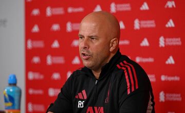 آرنه اشلوت: تنش با محمد صلاح؟؛ هیچ دلیلی برای جدایی او از لیورپول نیست