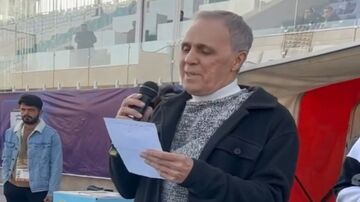 ویدیو| درخواست قبل بازی حمید علیدوستی از هواداران پشت میکروفن