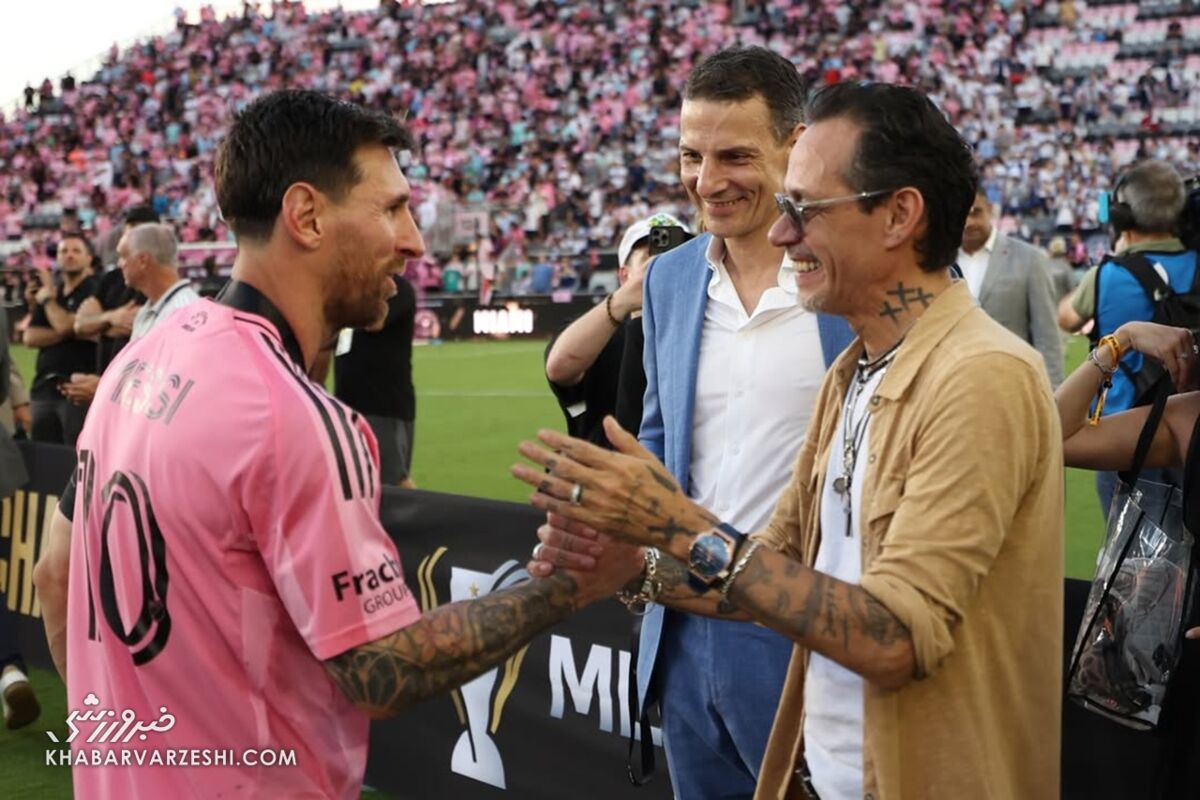 مارک آنتونی در کنار لیونل مسی