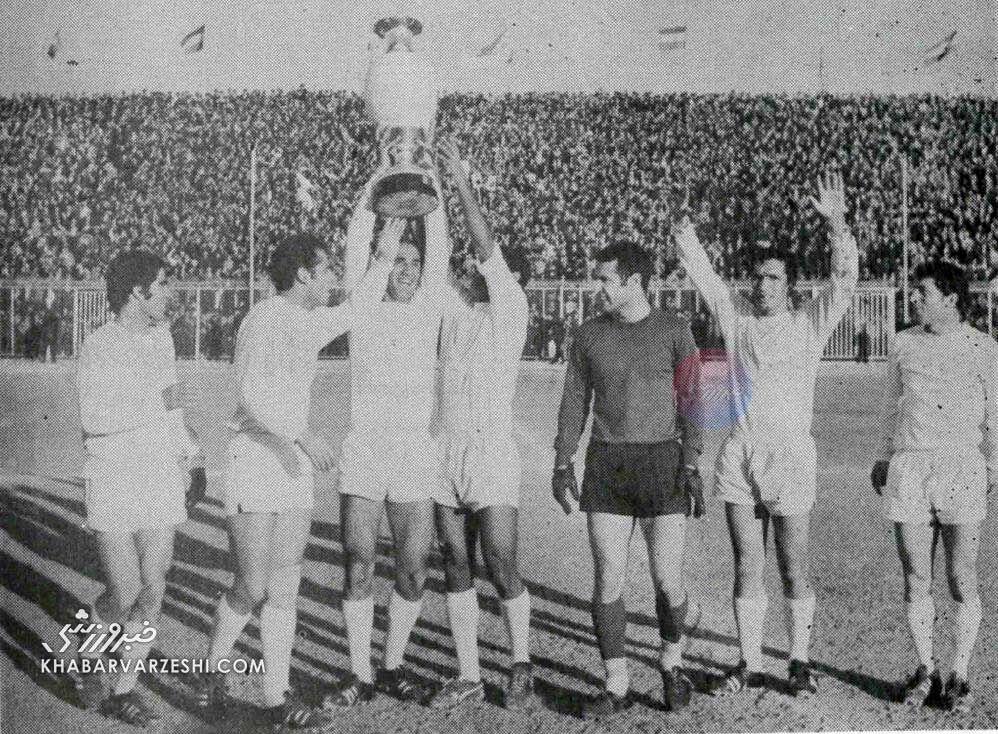 قهرمانی پیکان در سال ۱۳۴۸